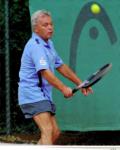 Dem Ball hinterher schauen musste Frank Hirschfeld (Herren 65) nur selten. Er gewann f&uuml;nf seiner sechs Duelle. 