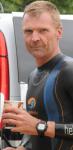 J&ouml;rg Alex entschloss sich nach kurzem Aufenthalt im kalten Wasser, den Wettkampf abzubrechen.