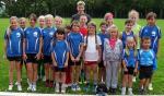 Die jungen Leichtathleten der Gaensefurther Sportbewegung (v.l.): Nele Schl&uuml;ter, Alina Bohndorf, Lara R&ouml;hling, Calvin M&uuml;ller, Marek Kadereit, Lara Hiltscher, Nina Ritter, Melissa Helmecke, Gina Frohberg, Pascal Richter, Nico Ringstr&ouml;m, Pia Hiltscher, Elicia Vetter, Josie Busse, Aliyah Escheberg, Pia Horlamus, Fabienne S&auml;misch, Amy Jahnke, Finn Lampe und Lea Wienert.