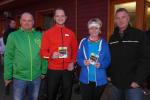 Die Sieger m&auml;nnlich/weiblich des Hauptlaufes mit dem Vereinsvorsitzenden Jan Krokotsch und Ortsb&uuml;rgermeisters Fred H&auml;nsel: Florian B&ouml;rner (Medandsports Leipzig) und Petra Becker (Gaensefurther Sportbewegung)