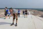 Nach den anstrengenden Steigungen werden die L&auml;ufer auf dem Plateau des Kalimandscharo mit einer atemberaubenden Aussicht belohnt.