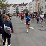 Allein auf der Halbmarathondistanz waren beim Hannover Marathon &uuml;ber 11.000 Starter unterwegs. Bode-Runner Janine Wuwer war eine unter ihnen.