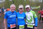 Warteten auf ihre Starts: Jens-Uwe B&ouml;rner (li.) ging bei der 42. Harzquerung ab Wernigerode &uuml;ber 53 Kilometer an den Start, Petra Becker und Detlef Sch&auml;fer nahmen die Abk&uuml;rzung mit immerhin noch 26 Kilometern.