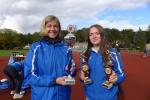 Anke Delius (li.) wird zu Hause einen sch&ouml;nen Platz f&uuml;r den Mannschaftspokal im Solvay-Cup finden. Mit Platz drei in der Altersklasse W45 und Platz eins f&uuml;r Tochter Annika, werden sich auch noch die Pokale in den Einzelwertungen daneben gesellen.
