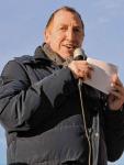 Sta&szlig;furts Oberb&uuml;rgermeister Sven Wagner er&ouml;ffnete den 10. Nikolauslau. Er nahm selbst am Wettkampf &uuml;ber 60 Minuten teil.