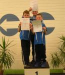 Große Freude bei Nico und Chris, dass sie auf dem obersten Podestplatz eine Urkunde in Empfang nehmen durften. Große Freude bei Nico und Chris, dass sie auf dem obersten Podestplatz eine Urkunde in Empfang nehmen durften.