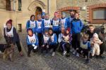 Die Bode-Runners der Gaensefurther Sportbewegung vor dem Start zum 9. Neujahrslauf Aderstedt: Paula mit Frauchen Renate Liedtke, Sabine B&ouml;rner, Emily Siebert, Sandra Homann, Jens-Uwe B&ouml;rner, Lotta Siebert, Valentin Wuwer und Maik L&ouml;we Abt. Triathlon (u.v.l.) sowie Kathleen Mahler, Christa F&uuml;mel, Olaf Bothe, Harald F&uuml;mel, Verena Hildebrandt, Nancy Bothe, Daniel und Janine Wuwer (o.v.l.)