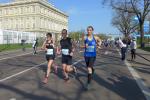 Ehemaliges Bode-Runners-Mitglied und sp&auml;tere Marathon-Siegerin Juliane Meyer (rechts) und Konkurrentin Laura Clart.
