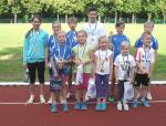 Die Medaillengewinner in ihren Altersklassen v.l. Lara R&ouml;hling, Alina Bohndorf, Michelle Otto, Robin Dietrich, Laura Otto, Pascal Richter, Lena Nowaczek, Pia Horlamus, Phoebe Schmelzer, Max Haase und Calvin M&uuml;ller.