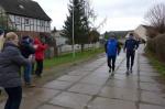J&ouml;rg und Dirk erreichen nach 20 Kilometern das Ziel und werden von den Teamkollegen herzlich empfangen. 
