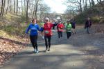 Den Anstieg zur Ruine Regenstein haben sie beide geschafft, nun geht es entspannt bergab. Kathleen Mahler und Ursula L&uuml;sebrink (SG Salzlandsparkasse) auf dem R&uuml;ckweg zum Blankenburger Sportforum (v.l.).
