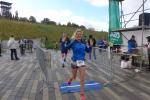 Vom Winde verweht und klitschnass erreichte Kirsten Geist als Zweitplatzierte in ihrer Altersklasse W50, nach der Halbmarathondistanz, das Ziel an der Marina Seebr&uuml;cke in Braunsbedra. Sie hatte den langen Kanten gew&auml;hlt, obwohl es f&uuml;r die Nebenstrecke der Frauen nur die halbe Punktzahl gab. Den ersten Platz im Novo Nordisk Landescup kann ihr aber schon lange keiner mehr nehmen.